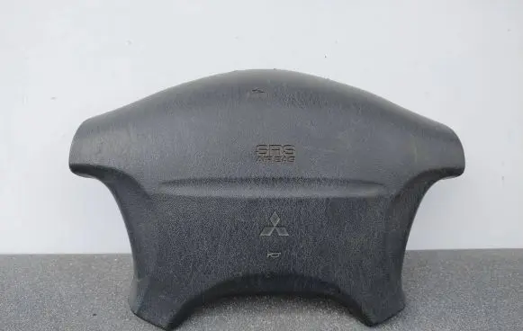 Mitsubishi Carisma Steering wheel airbag MR740922