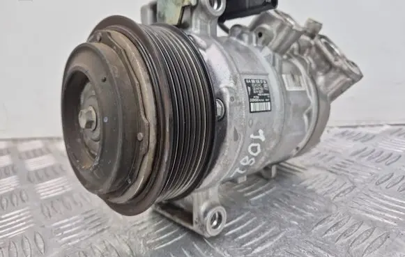 Mercedes-Benz C W205 Air conditioning (A/C) compressor (pump) A0008308700