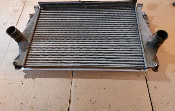 Audi A8 S8 D2 4D Intercooler radiator 4D0145805B