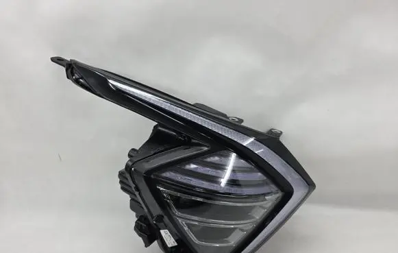 KIA Sportage Headlight/headlamp 92102R2150