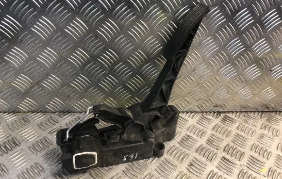 Mercedes-Benz A W169 Accelerator throttle pedal 1693000204