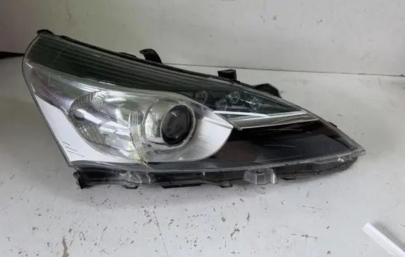 Toyota Corolla Verso E121 Headlight/headlamp