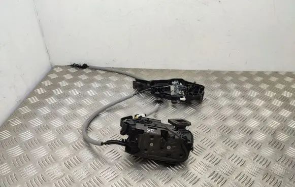 Volkswagen Touran III Rear door lock 5TA839016D 510837812H