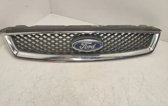 Ford Focus Front bumper upper radiator grill 4M518138B