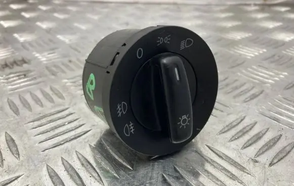Volkswagen PASSAT B6 Light switch 1K0941431Q