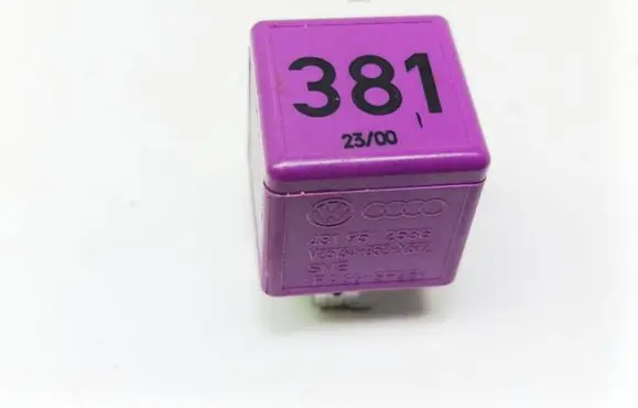 Volkswagen PASSAT B5 Other relay 431951253G