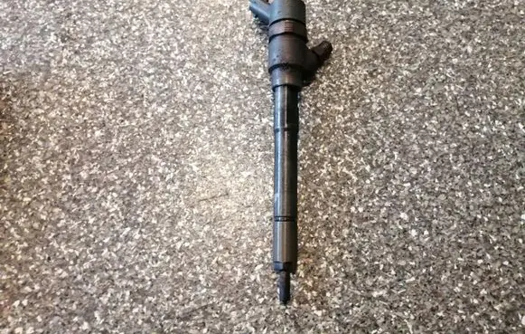 Hyundai Tucson LM Fuel injector 0445110258 3380027400