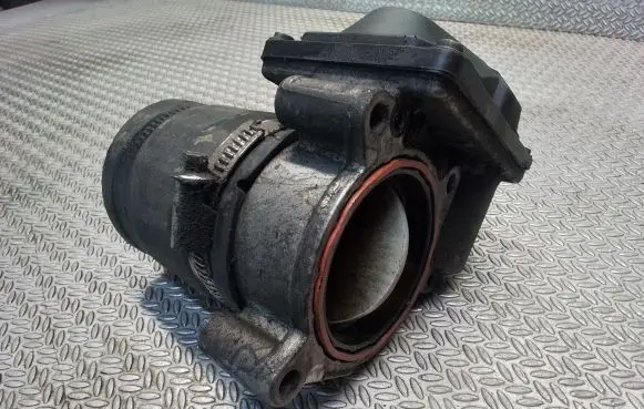 Volkswagen Crafter Throttle valve 03L128063S