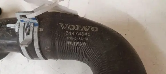 Volvo V60 Engine coolant pipe/hose 31474845 31686045