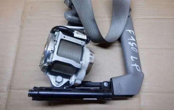 Ford F150 Front seatbelt GL3B18612D65AB