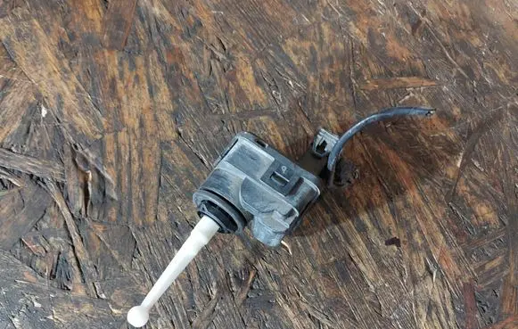 Headlight level adjustment motor