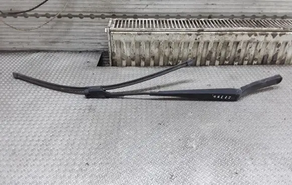 Volkswagen PASSAT B6 Windshield/front glass wiper blade 3C1955409C