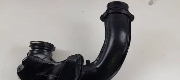 Volvo XC60 Air intake hose/pipe 31370120