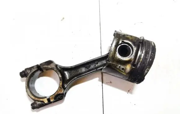 Chrysler Voyager Piston with connecting rod