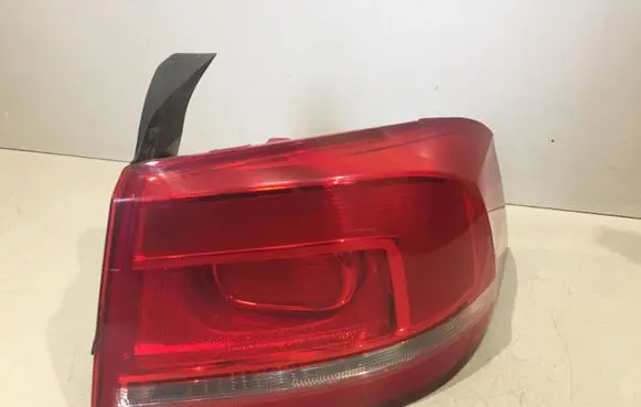 Volkswagen PASSAT B7 Rear/tail lights 3AE945096F