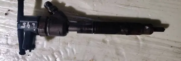 Hyundai i40 Fuel injector 338002A800
