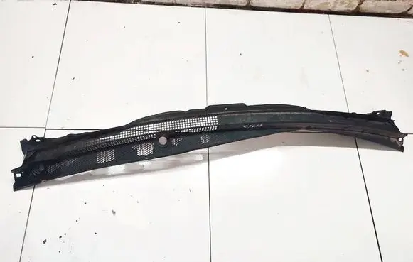 Honda FR-V Wiper trim