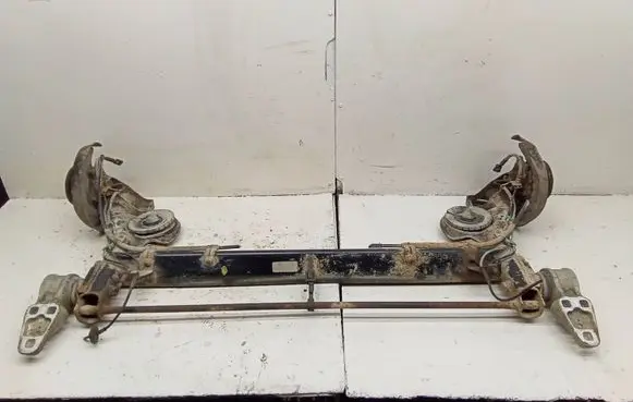Volkswagen PASSAT B5 Rear axle beam 