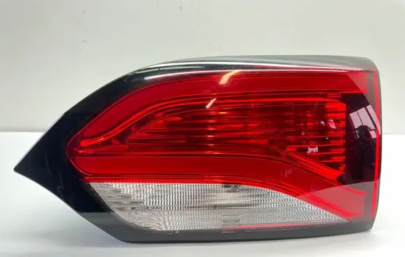 Tailgate rear/tail lights