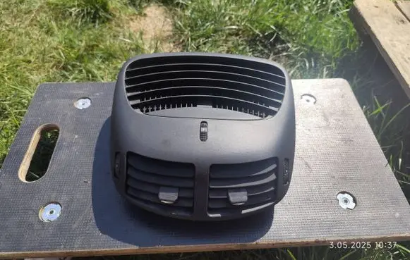 Alfa Romeo 147 Dash center air vent grill 225501