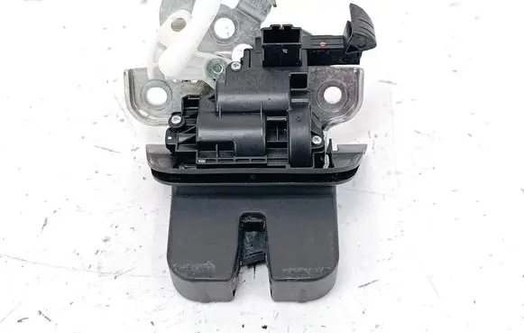 Audi Q7 4L Tailgate/trunk/boot lock/catch/latch 4F9827505