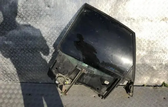 Audi A6 S6 C4 4A Rear door window/glass frame 