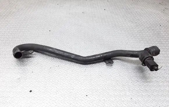 Volkswagen PASSAT B6 Engine coolant pipe/hose 5N0121070L