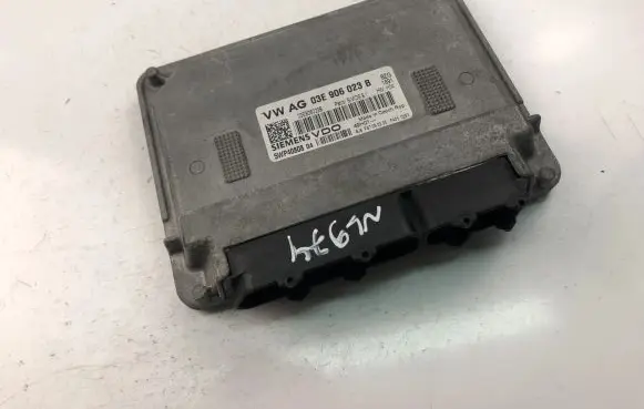 Volkswagen Polo Engine control unit/module ECU 03E906023B