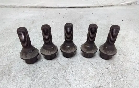 Opel Vivaro Nuts/bolts 