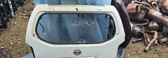 Nissan Pathfinder R50 Tailgate/trunk/boot lid