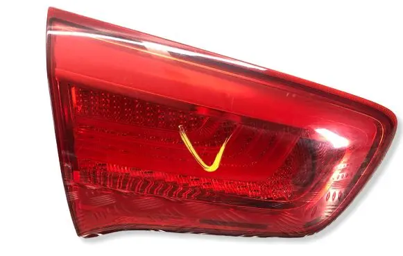 KIA Sportage Tailgate rear/tail lights 924053W