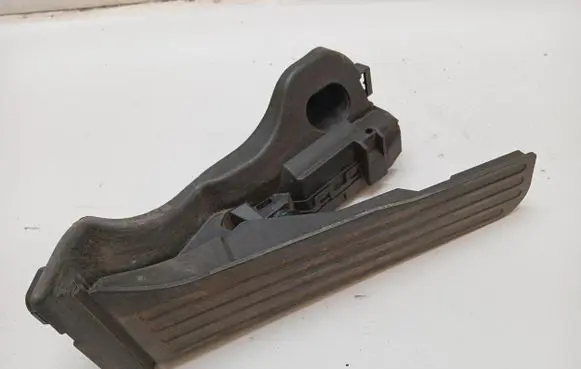 Volkswagen PASSAT B6 Accelerator throttle pedal 1K1723503L