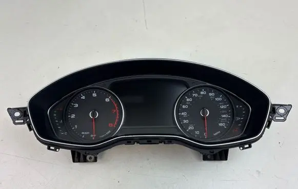 Audi A5 Speedometer (instrument cluster) 8W6920870