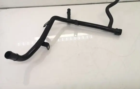 Volkswagen PASSAT B6 Engine coolant pipe/hose 03G121065H