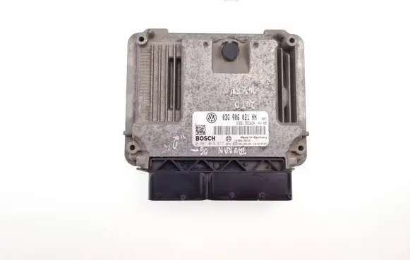 Volkswagen Touran I Engine control unit/module 03G906021HN 0281013617 1039S15633