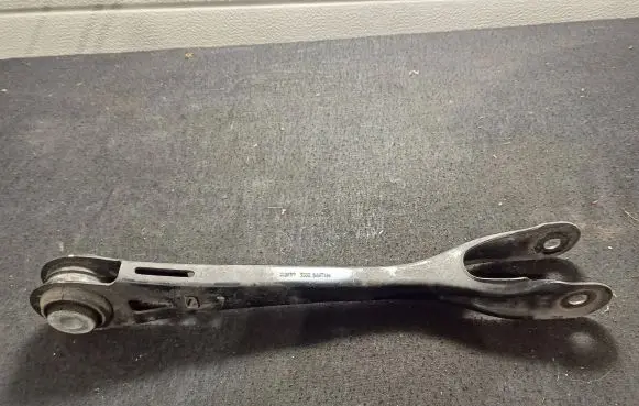 BMW 5 G30 G31 Rear upper control arm/wishbone 3332686
