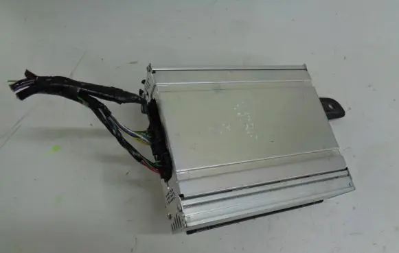 Opel Astra J Sound amplifier 13352132