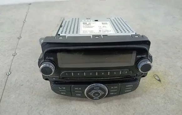 Opel Corsa E Radio/CD/DVD/GPS head unit 
