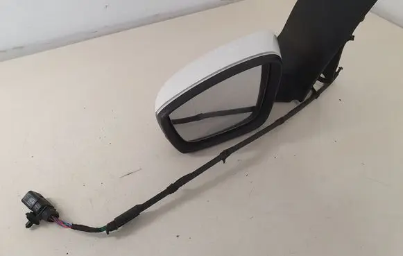 Volkswagen Up Front door electric wing mirror