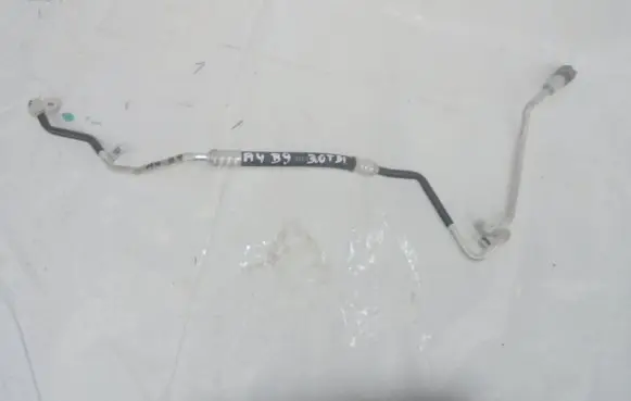 Audi A4 S4 B9 Air conditioning (A/C) pipe/hose 8W1816720