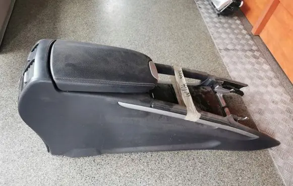 Mercedes-Benz ML W164 Center console A1646801052
