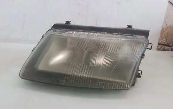 Volkswagen PASSAT B5 Headlight/headlamp