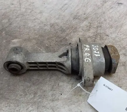 Hyundai i40 Engine mount bracket