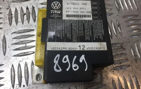 Volkswagen PASSAT B6 Airbag deployment crash/impact sensor 3C0909605J 8969