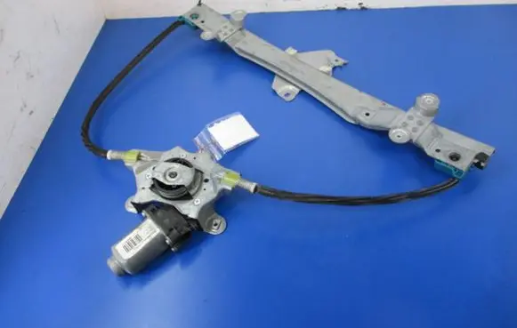 Renault Twingo II Front door window regulator with motor