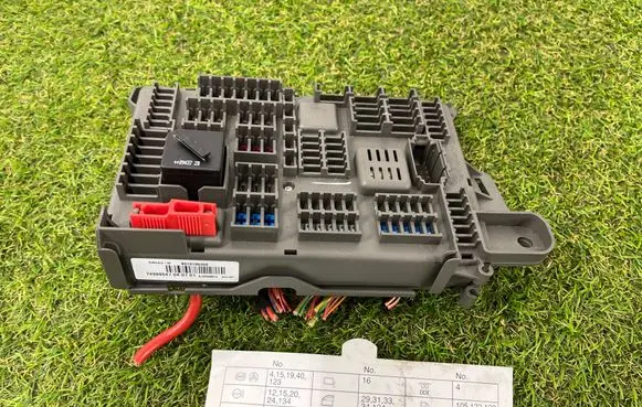 BMW X5 E70 Fuse box set 74988541040101 B010105300 8J4R095610