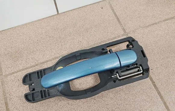 Rear door exterior handle