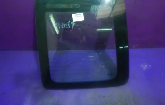 Opel Combo C Front door window glass four-door