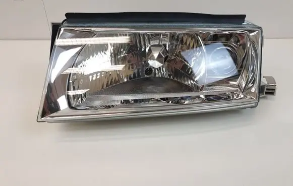 Skoda Octavia Mk1 (1U) Headlight/headlamp 1U1941017D