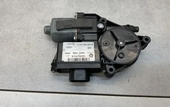 Rear door window regulator motor